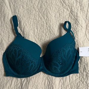 Green, 34DD, lightly lined, full coverage, underwire bra